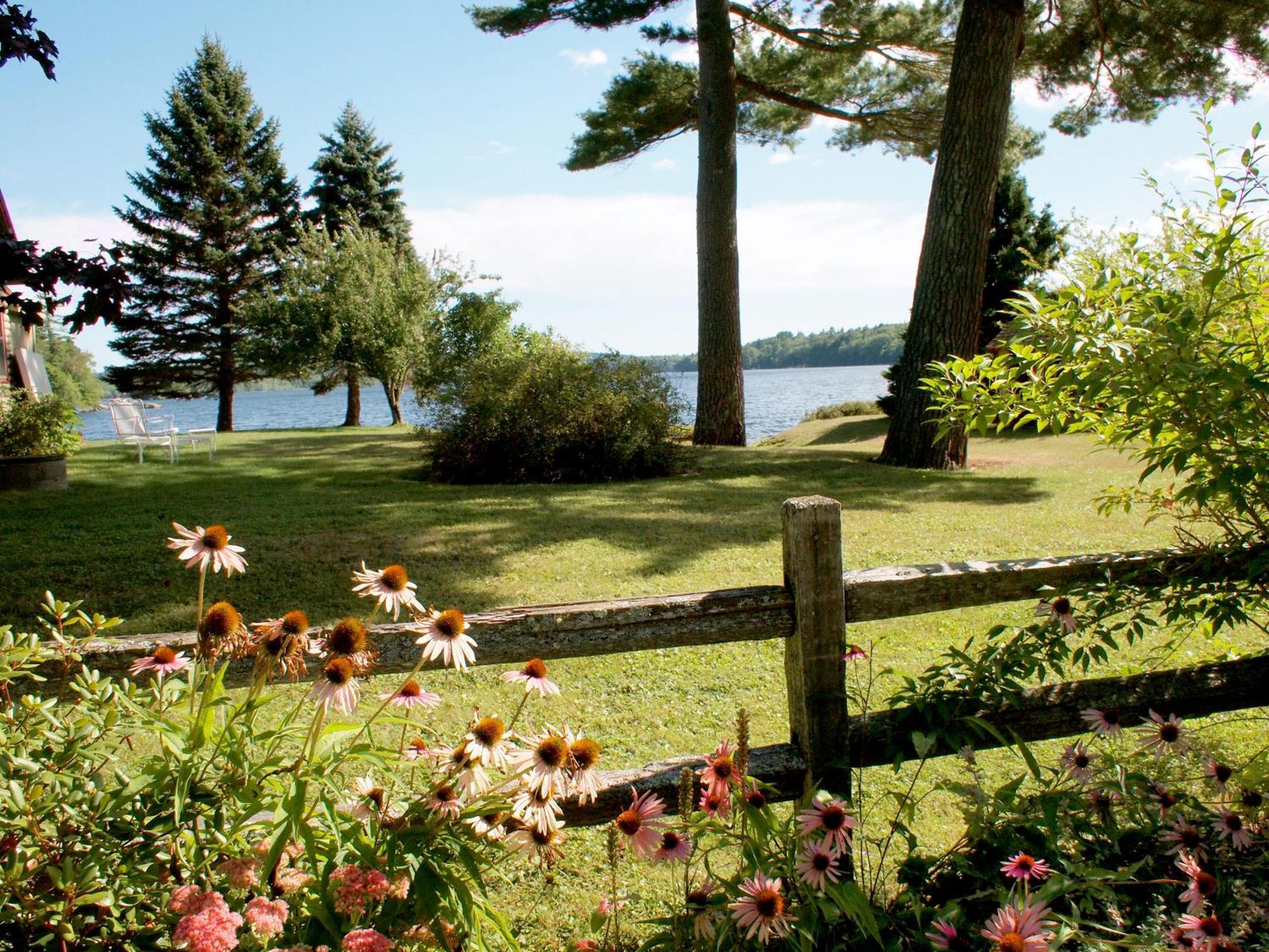 Alamoosook Lakeside Inn Orland Zewnętrze zdjęcie